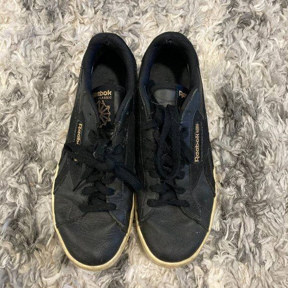 Size 8 Leather Reeboks - Picture 1 of 5